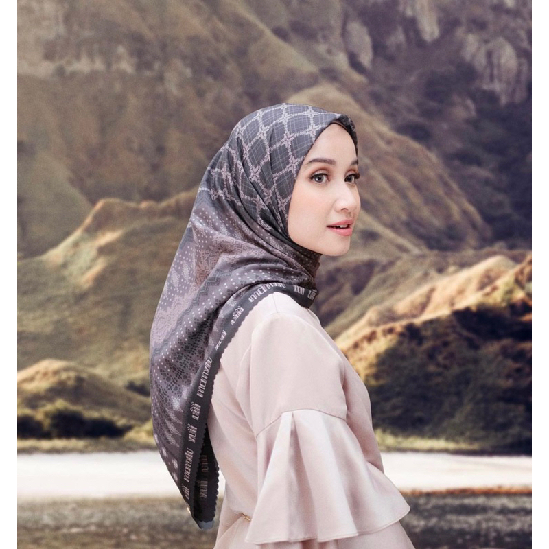 Preloved Vanilla Hijab Riung Scarf Bajawa - Mauve