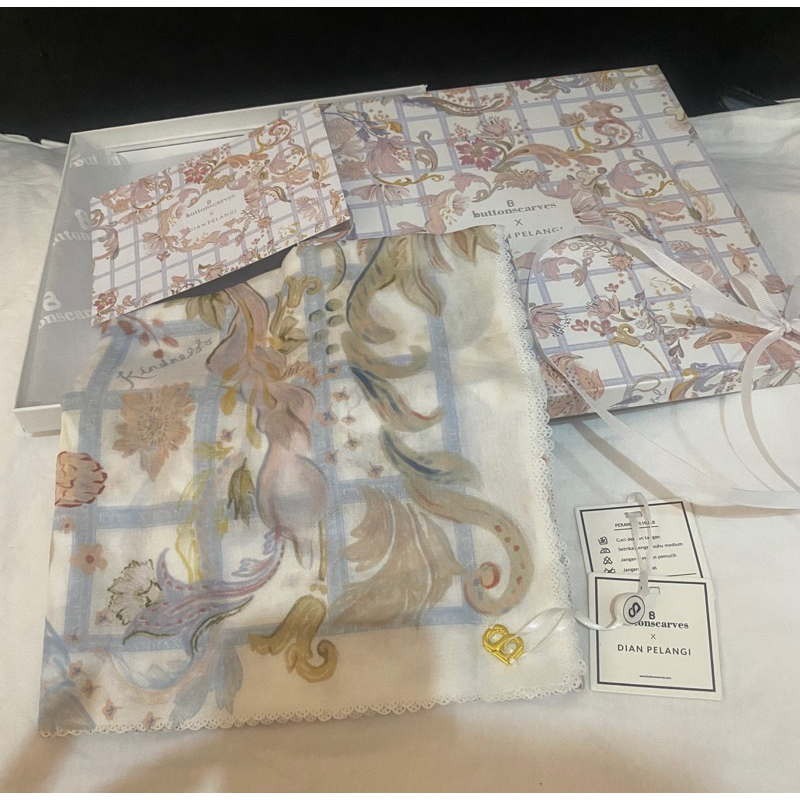Buttonscarves x Dian Pelangi The Autograph Blanc New