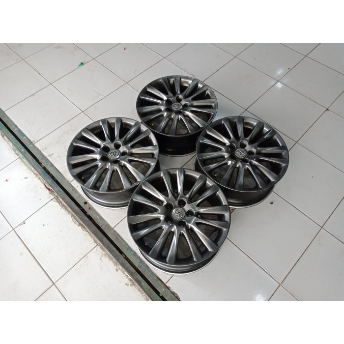 Velg Mobil Bekas Ring 18 REP LEXUS R18 Lebar 7,5 Lubang 5 Offset 45