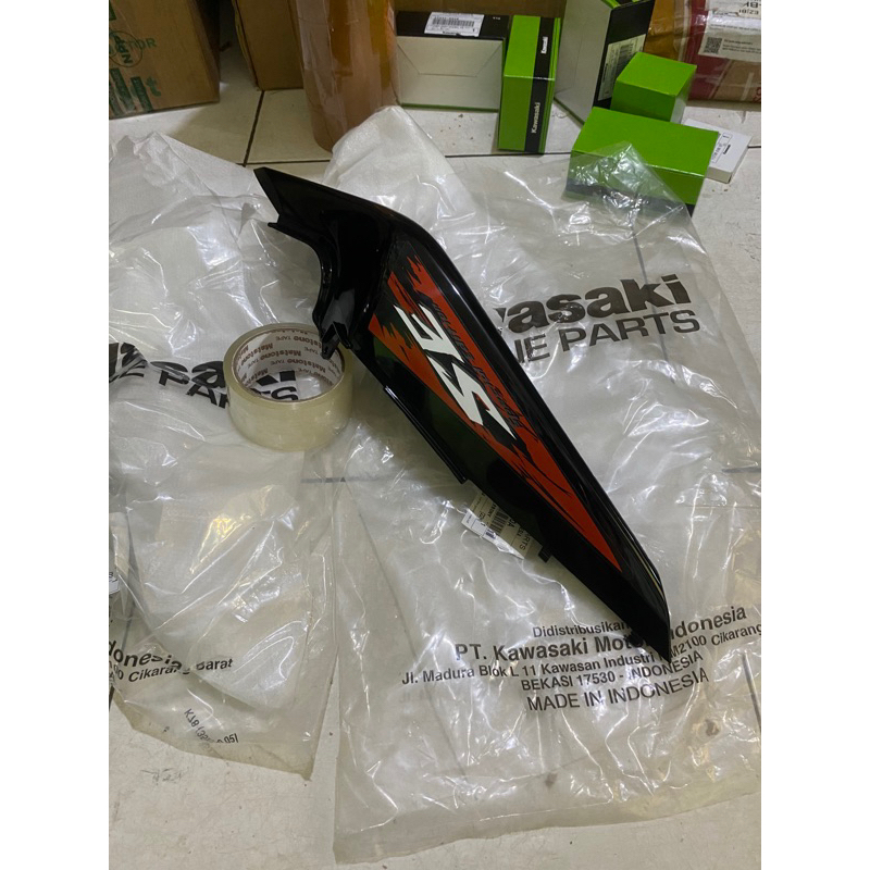 Kanan body belakang ninja rr new 2014 SE oren