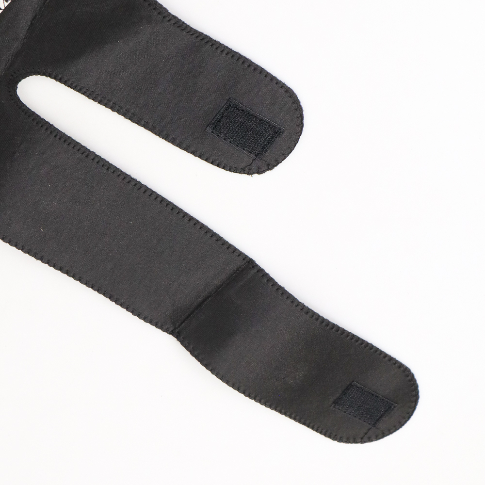 TaffSPORT Pelindung Lutut Terapi Magnetik Knee Pad 86 cm - A-7720 - Black