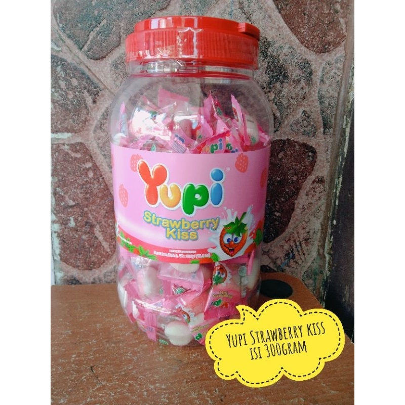 

Permen YUPi toples 300g/ yupi strawbery kiss/ permen yupi / yupi