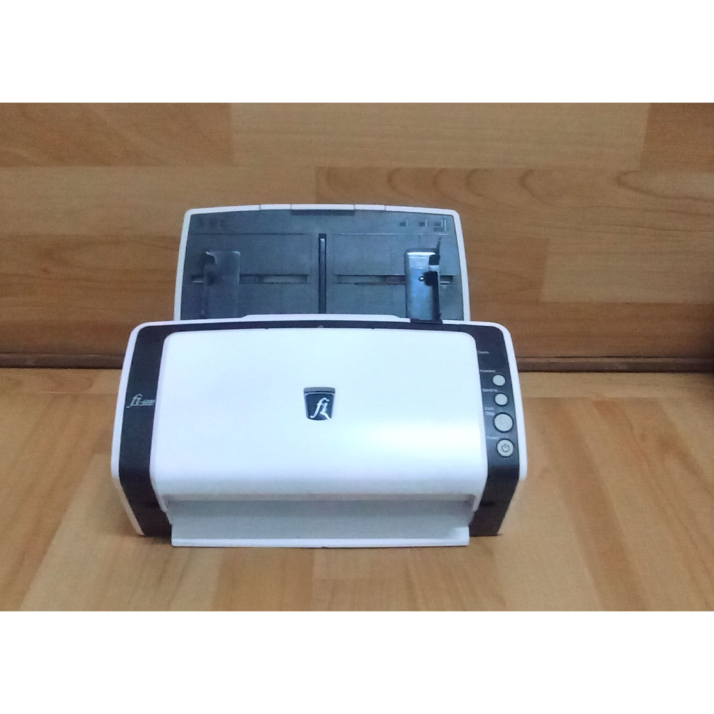 SCANNER f4 AUTO DUPLEKS SCANNING FUJITSU FI 6140  SPEED 80 HALAMAN PER MENIT SIAP PAKAI