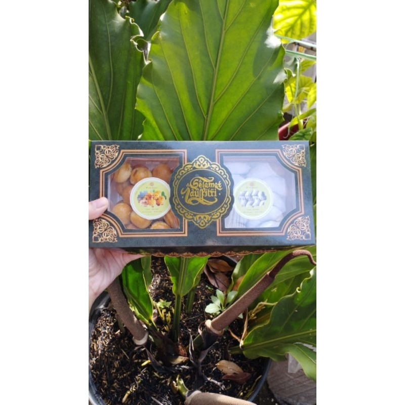 

PAKET ISI 2 KUE KERING