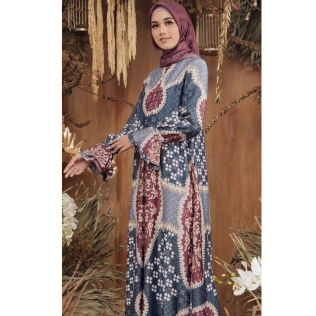 preloved anggrek dress  wearing klamby size s