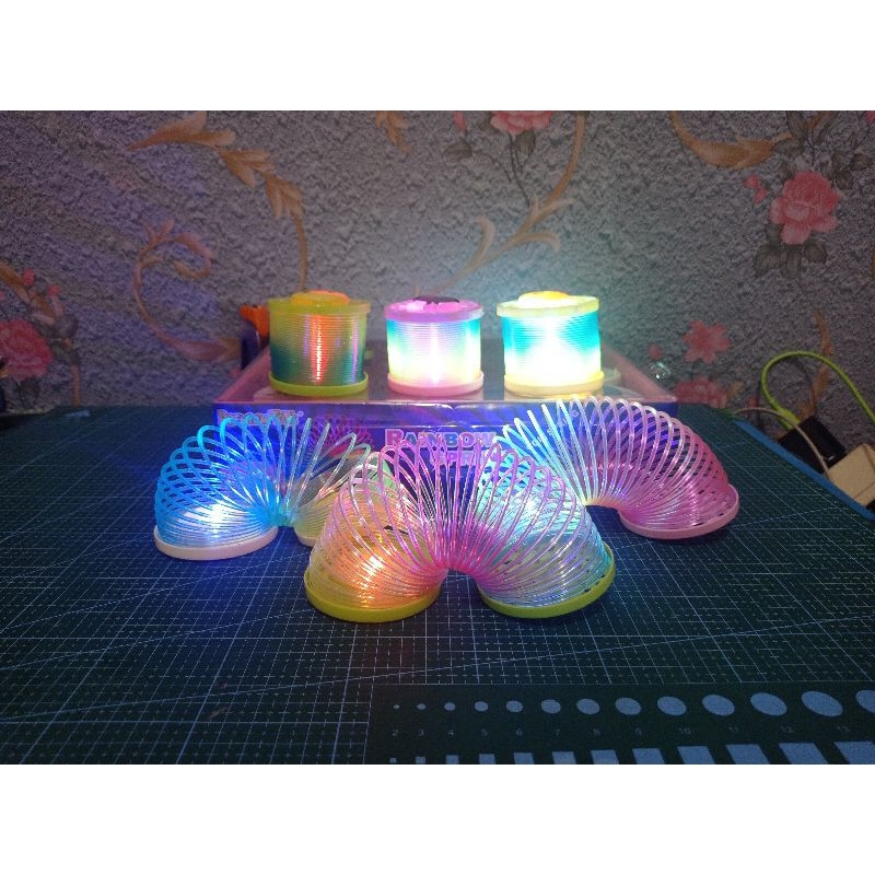 Mainan Anak Rainbow Spring Mainan Spring Pelangi Nyala Mainan Per/Pegas Pelangi