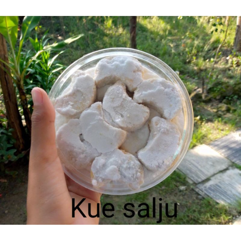 

Kue Salju