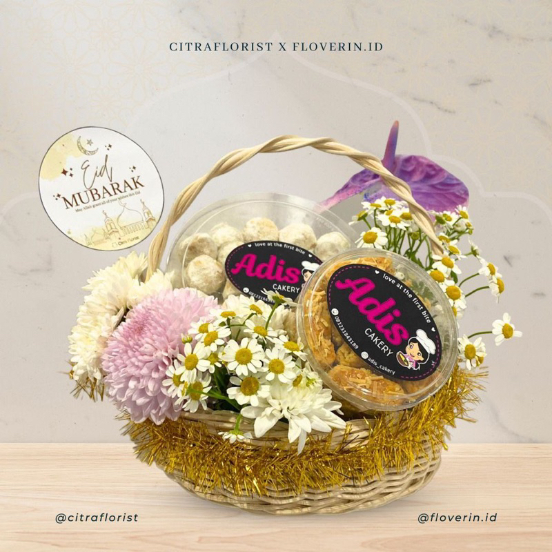 

Premium Fresh Hampers Lebaran berisi 2 Kue Kering Exclusive Adis