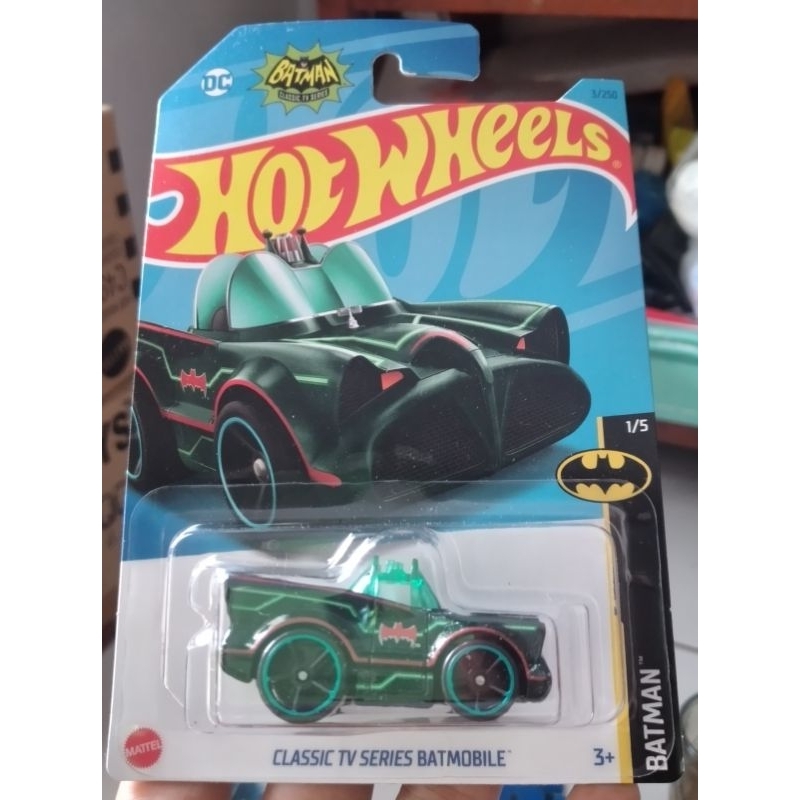 hot wheels classic tv series batmobile hijau