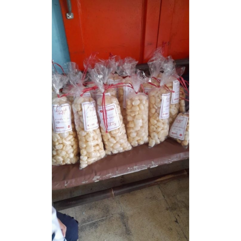 

KERUPUK KULIT SAPI ASLI / DEROKDOK LEZAT, ENAK, GURIH DAN MURAH