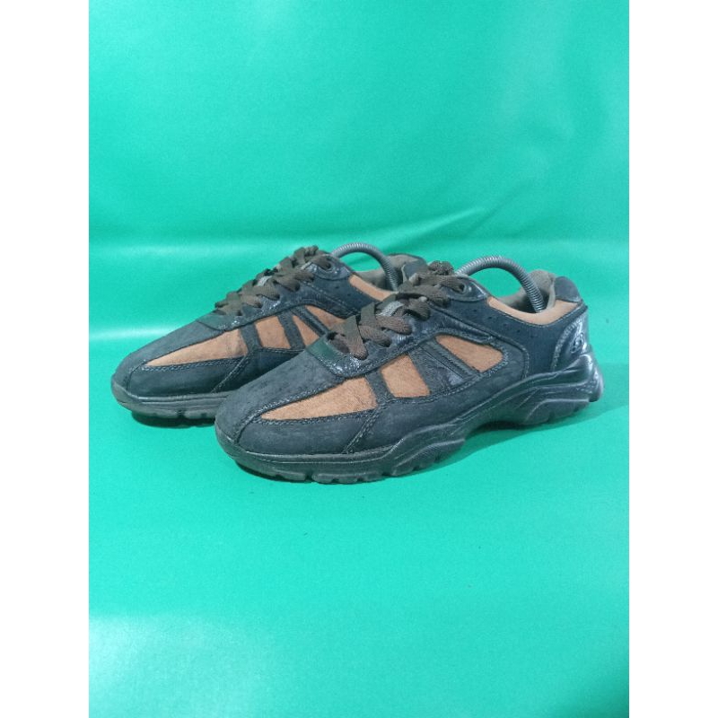 sepatu skechers brown classic ori 42