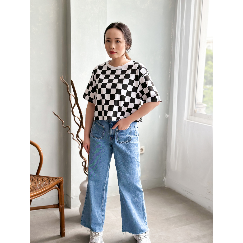 INFINITEE Kaos Croptop Oversized Wanita Motif Catur