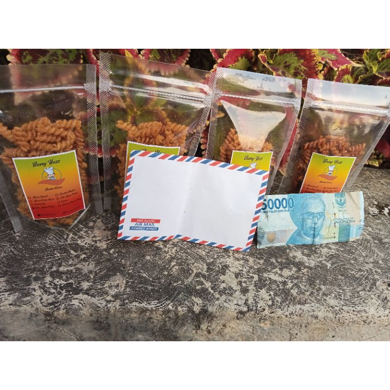 

keripik pangsit, makaroni, makaroni spiral, makaroni bantet 60gram