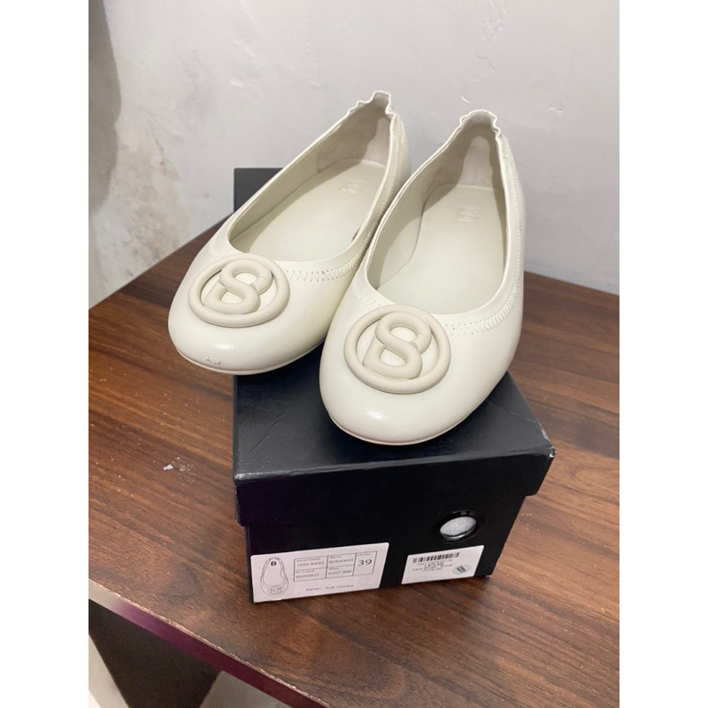 Buttonscarves Cera Shoes Broken White Preloved