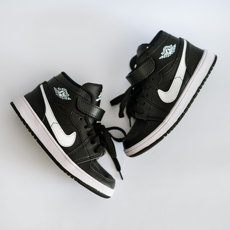 Sepatu Anak Nike Air Jordan Black White