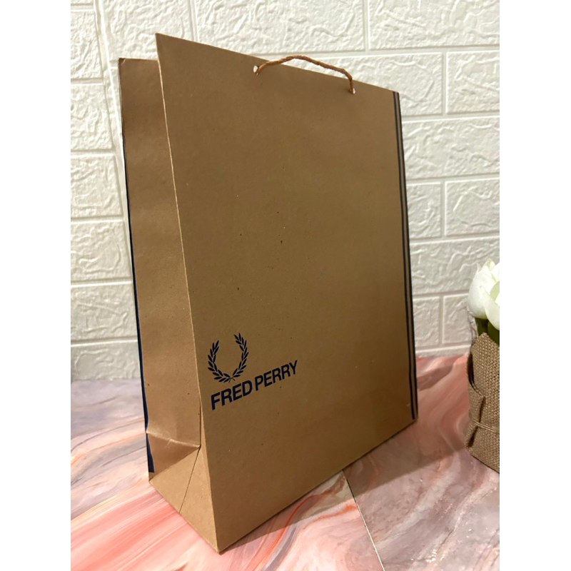 Paper Bag FRED PERRY Pembungkus Kado