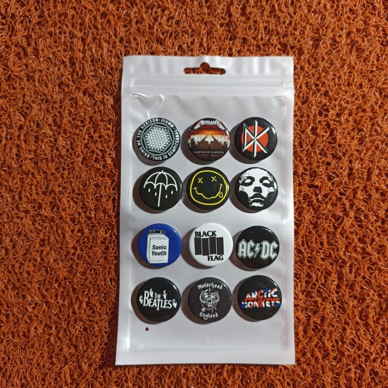 Pin Button / Bros  pin band Musik BMTH / Nirvana satu paket isi 12pcs bonus 5pcs ( 1 pack isi 17pcs )