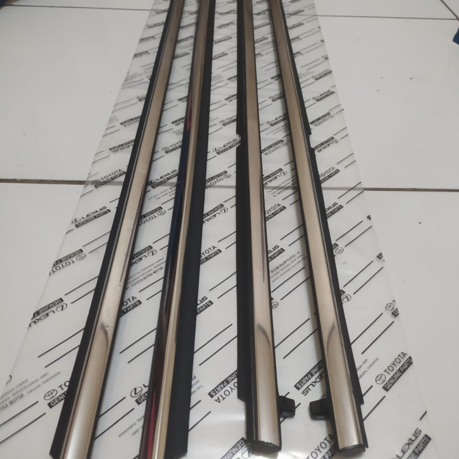 pelipit kaca pintu samping mobil apv pick-up croom