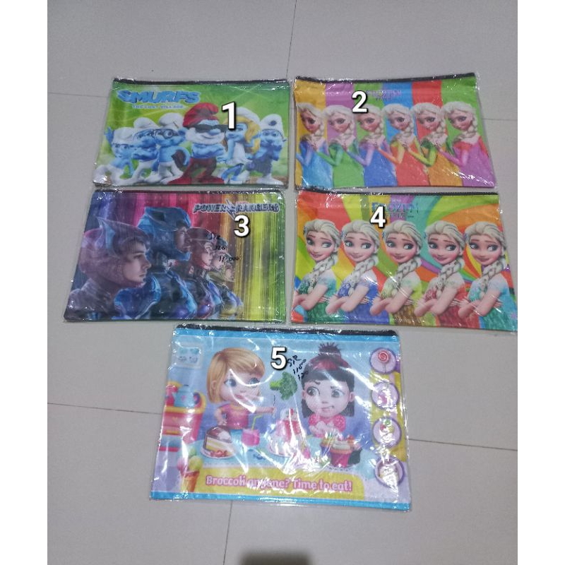 Map buku karakter resleting