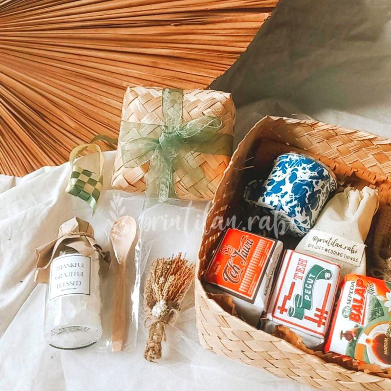 

Idul Fitri Tea Hampers Unik - Eid Mubarak Gift Aesthetic - Hadiah Ramadhan Lebaran Teh Lokal Jawa - Hampers Lebaran Unik