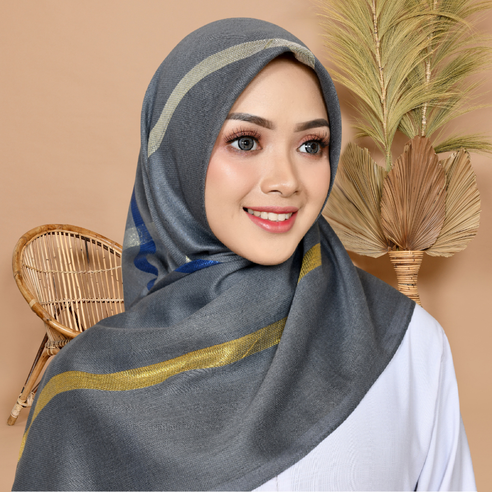 Hijab Segiempat Alisha Lines Motif Premium
