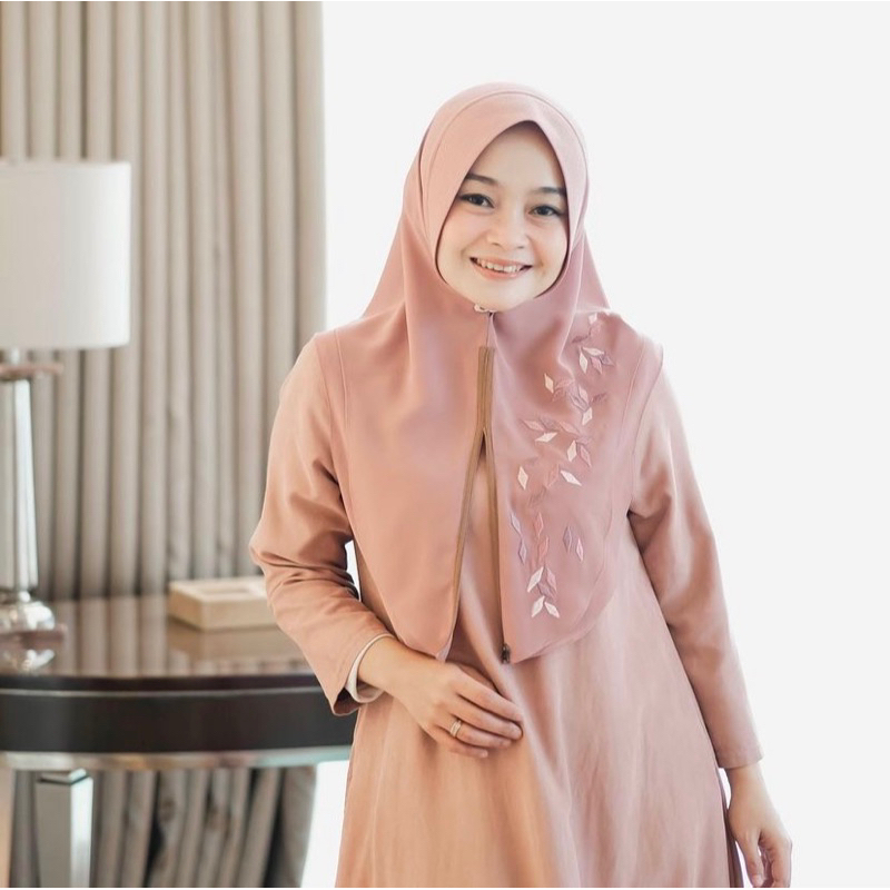 (PRELOVED) Midi Vellore Aneuku Khimar