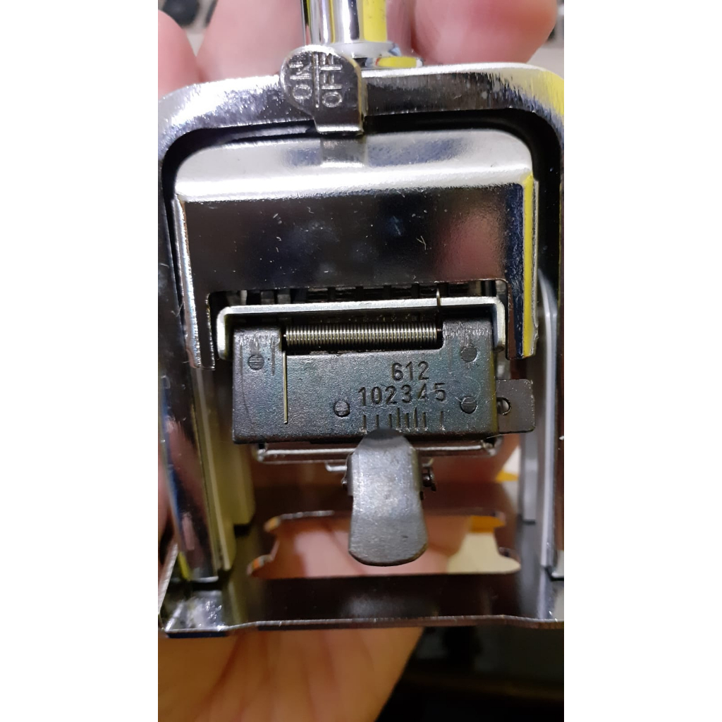 

Stempel Nomor Otomatis Combo 6 Dit