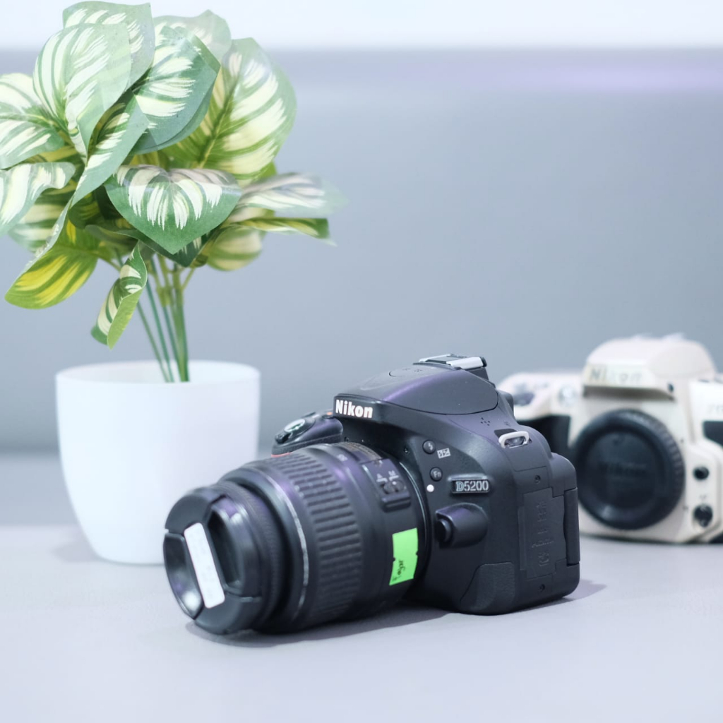 kamera dslr nikon d5200 kit 18-55mm second termurah