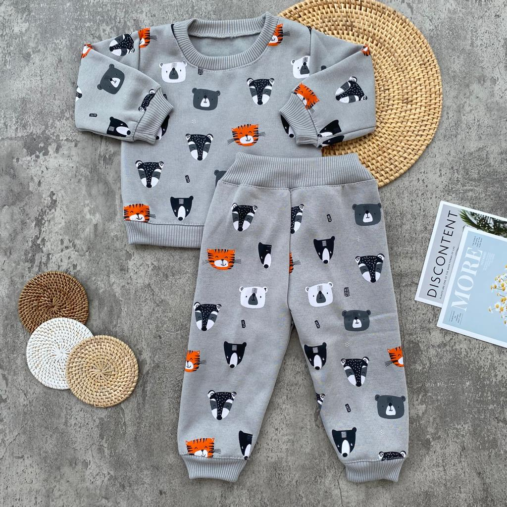 Setelan Baju Bayi Setelan Sweater Celana Joger Motif Safari Bahan Katun Fleece Usia 3-12 Bulan Almeera Baby and Kids