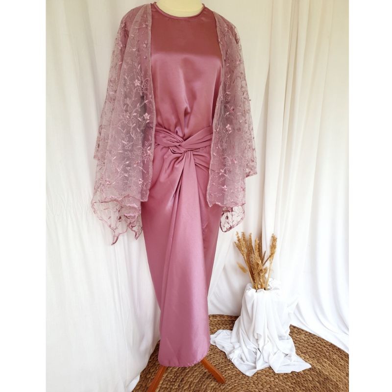 SETELAN KEBAYA WISUDA  JUMBO LD 120-140CM