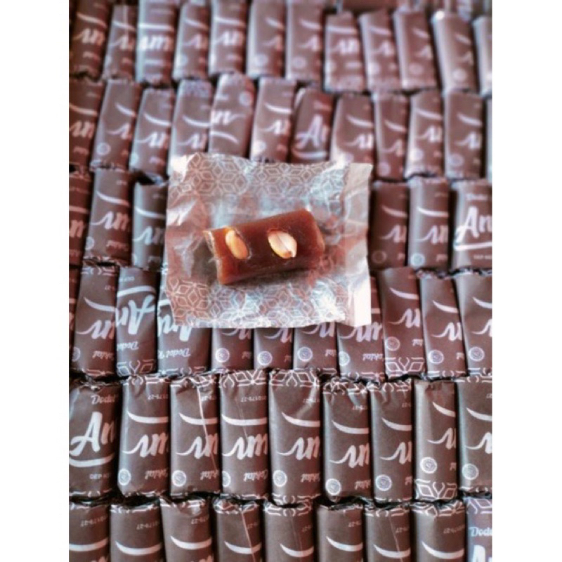 

DODOL GARUT COKELAT KACANG 250GR DODOL COKELAT KACANG