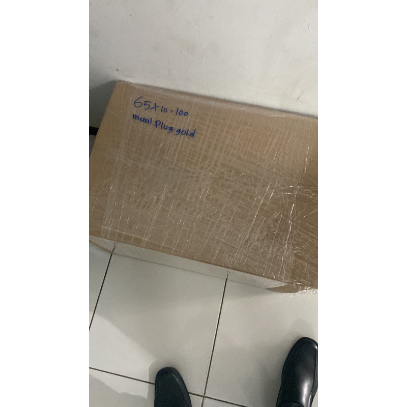 

65 x 100 metalpluggold