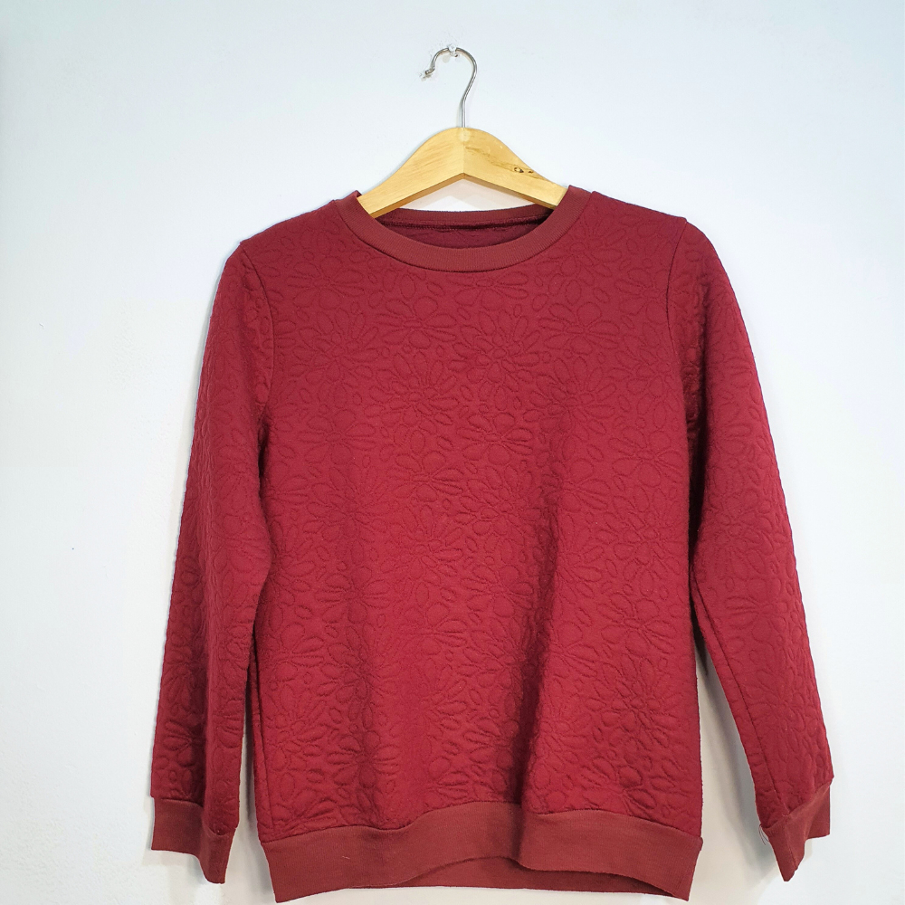 Sweater Merah Maroon Motif Hijab Friendly