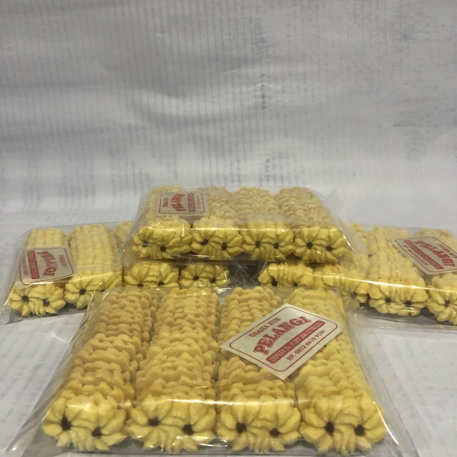 

Kue lebaran kue mentega kue pelangi asther kembar 250 gram