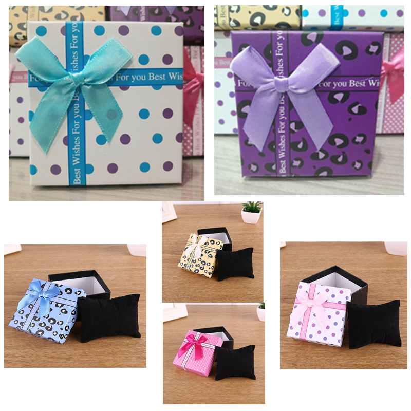 

Kotak Jam Tangan Gelang Hadiah Valentine Ulang Tahun Gift Box SPM002 Bron