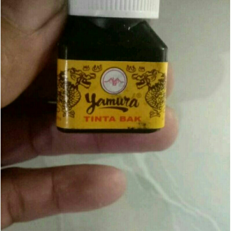 

Tinta yamura hitam merk naga ukuran kecil