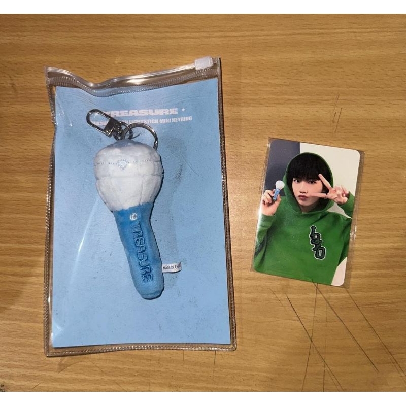 TREASURE PLUSH LIGHTSTICK MINI KEYRING