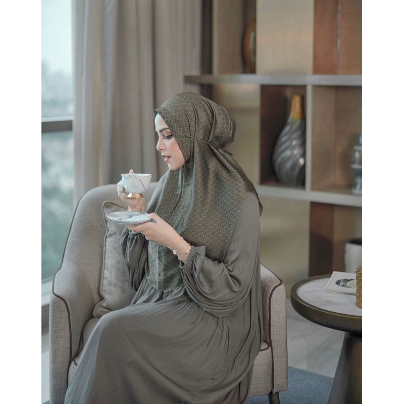 PRELOVED BUTTONCARVES TAPIS SLIP ON IN CACTUS