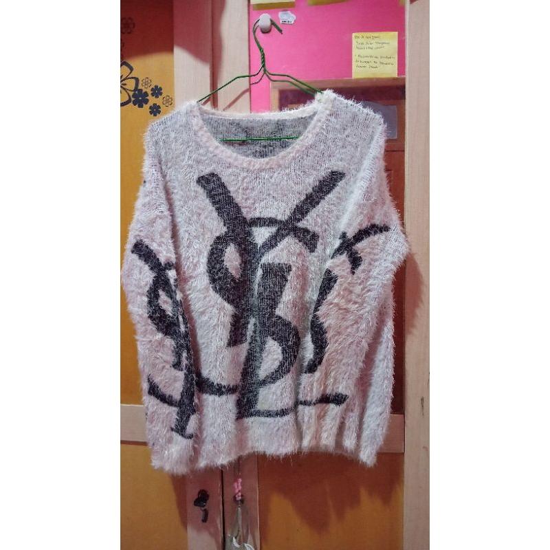 Preloved Rajut Bulu untuk Wanita