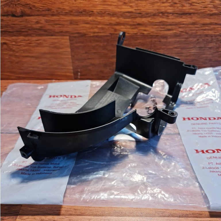 (SCOOPY 2018/ GENIO) HONDA ORI - COVER DEKSEL BAWAH/ SHROUD EXHAUST 19631K50T00 GENUINE PART