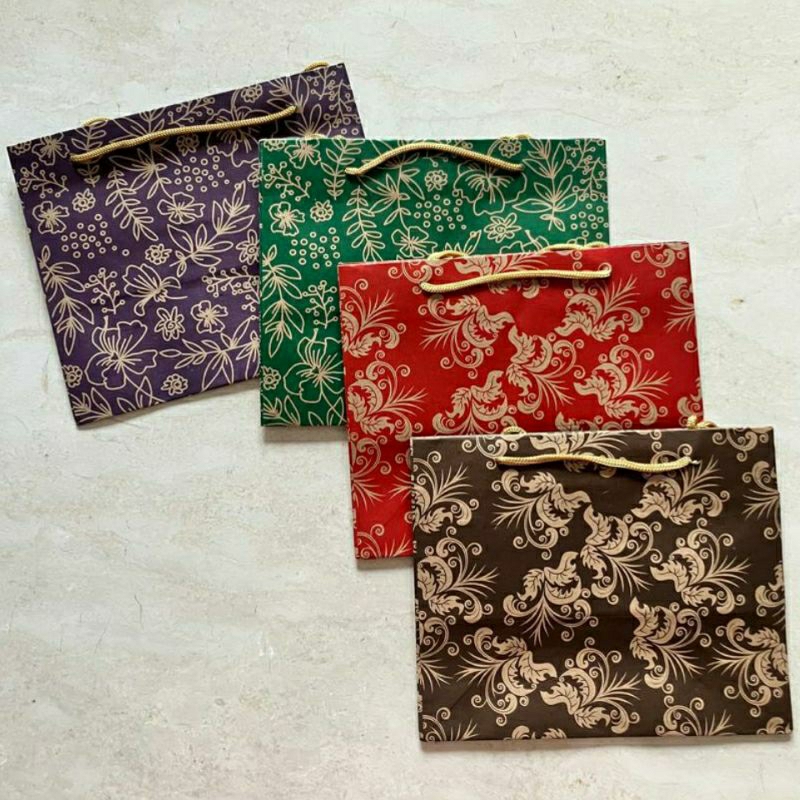 

Paperbag Batik Kue Samson Doff / Paperbag Batik Kue (KT 01 02)