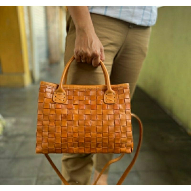 Tas Wb Anyam Kulit Sapi Asli