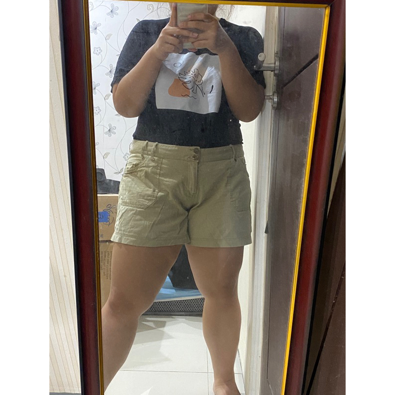 Preloved celana pendek / celana connexion / celana pendek jumbo / celana pendek bigsize / celana pen