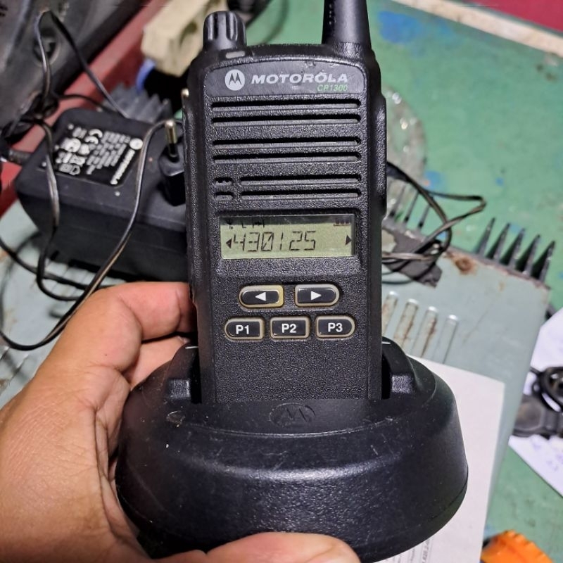 Ht Motorola Cp1300 Frekuensi Uhf 350 Mhz Stok Banyak Program Gratis Cp1300 sama bentuk dengan cp1660