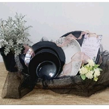 Set-piring-makan#Hamper-lebaran#wedding-gift#kado-ultah