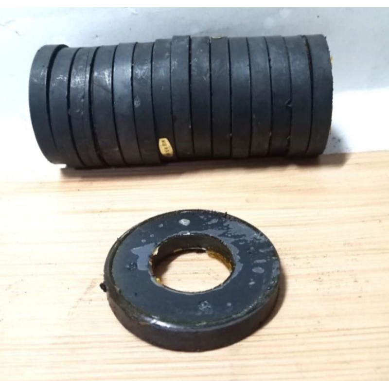magnet bulat jenis ferite diameter 60mm