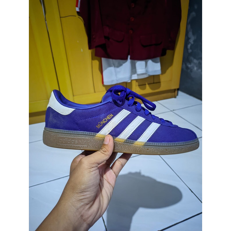 Adidas Munchen purple