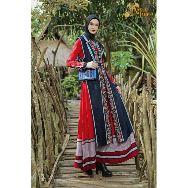 [MuVe BoutiQue] Tuneeca TUNEECA YamilaYamila T-0223031Two pieces Ori Original Branded