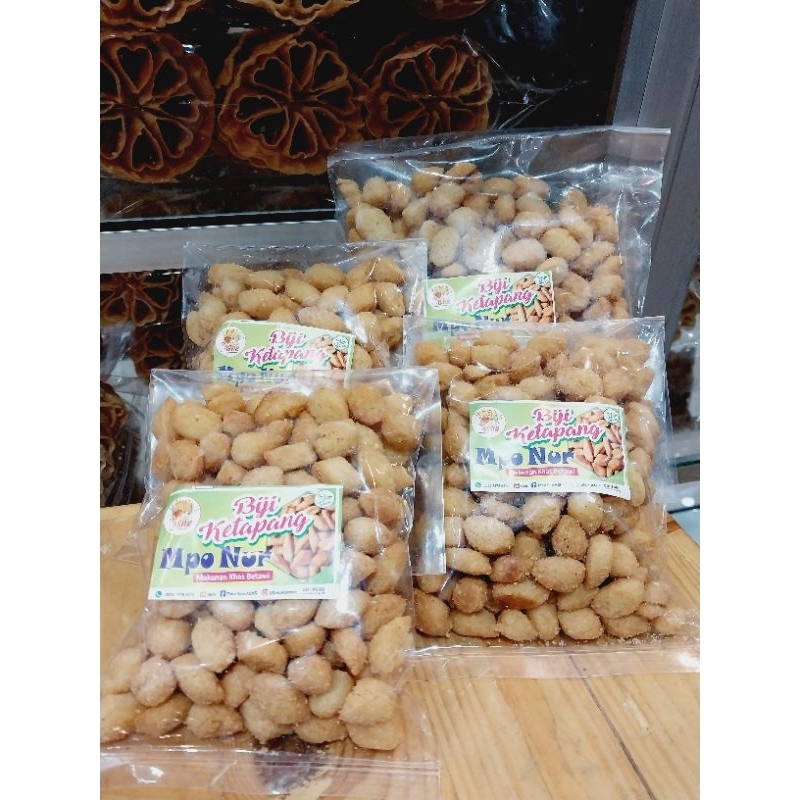 

Biji Ketapang Mpok Nur 210gr