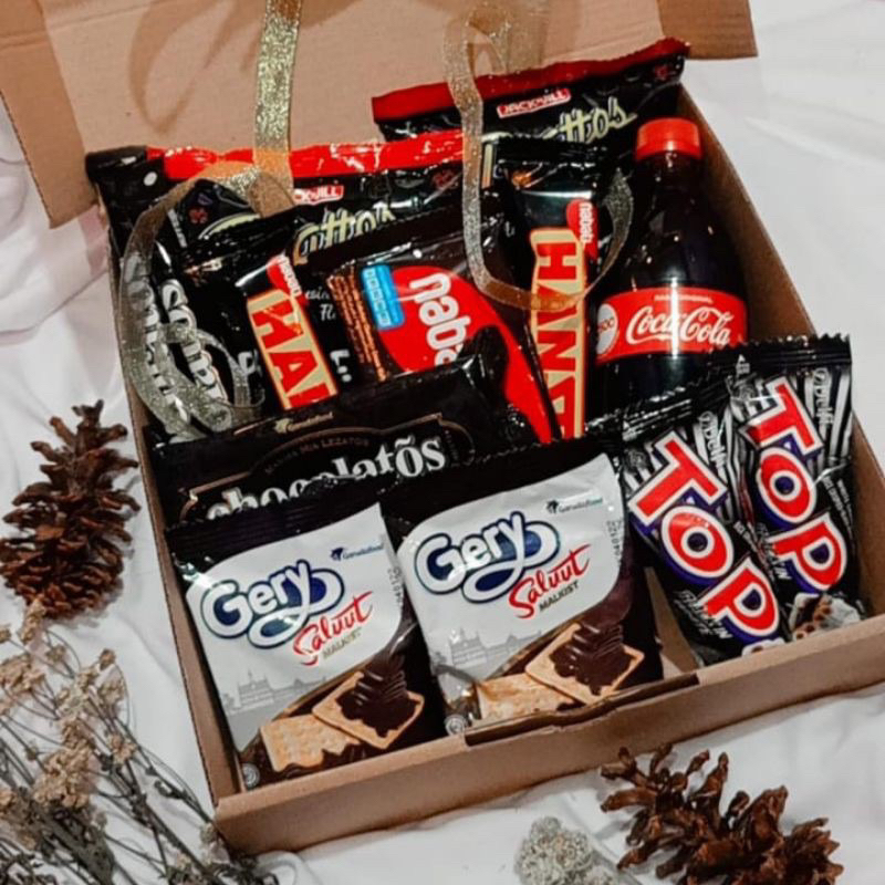 

SNACK BOX HAMPERS BOX MURAH